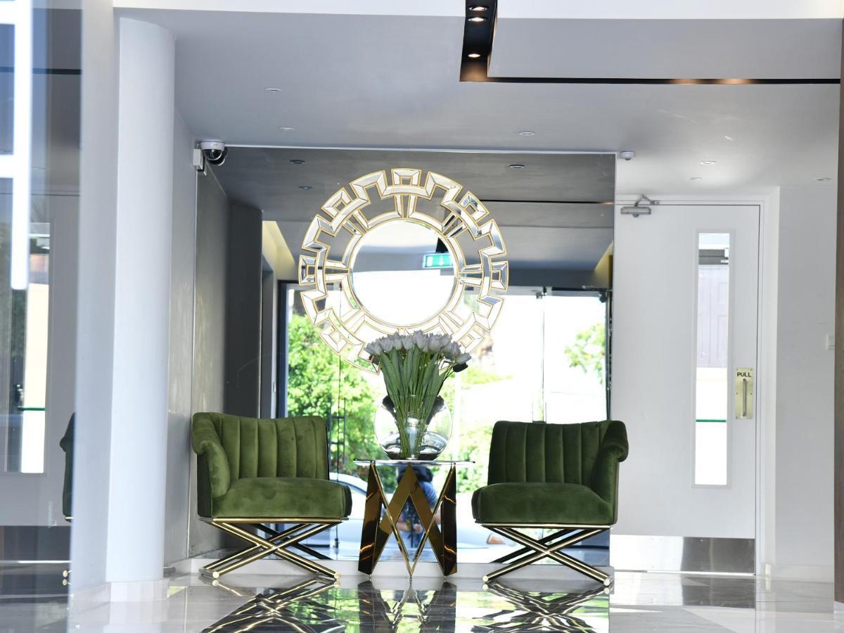 Baz Tower Aparthotel Никозия Екстериор снимка