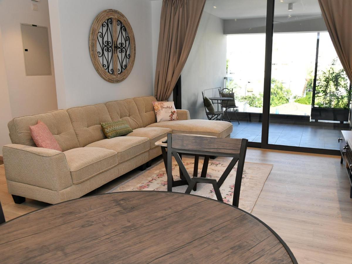 Baz Tower Aparthotel Никозия Екстериор снимка