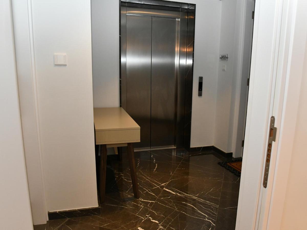 Baz Tower Aparthotel Никозия Екстериор снимка