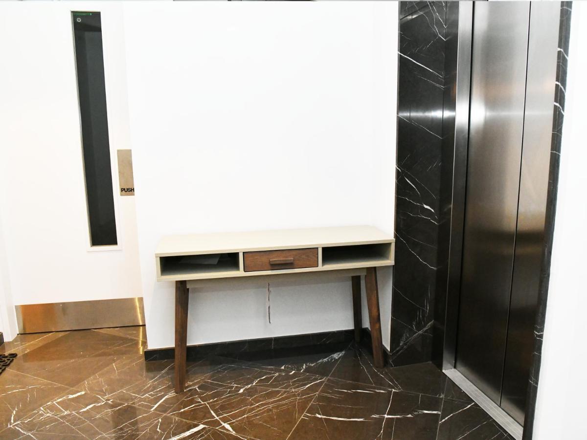 Baz Tower Aparthotel Никозия Екстериор снимка