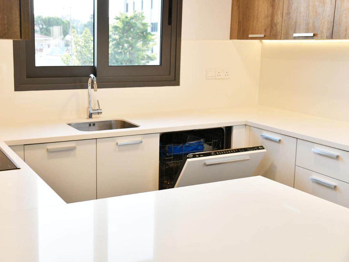Baz Tower Aparthotel Никозия Екстериор снимка