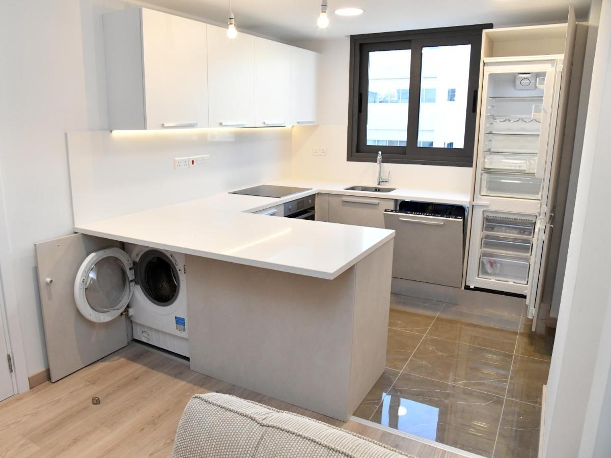 Baz Tower Aparthotel Никозия Екстериор снимка