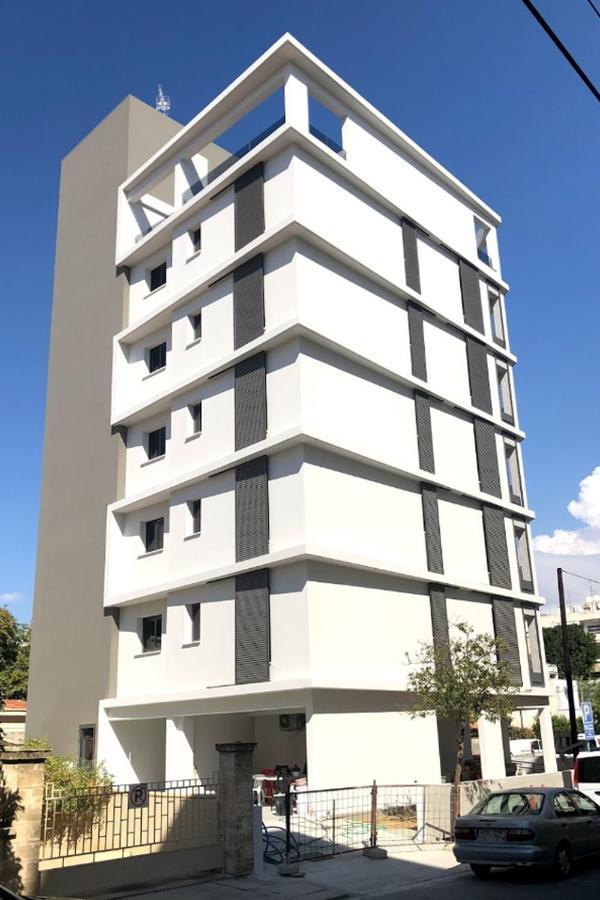 Baz Tower Aparthotel Никозия Екстериор снимка